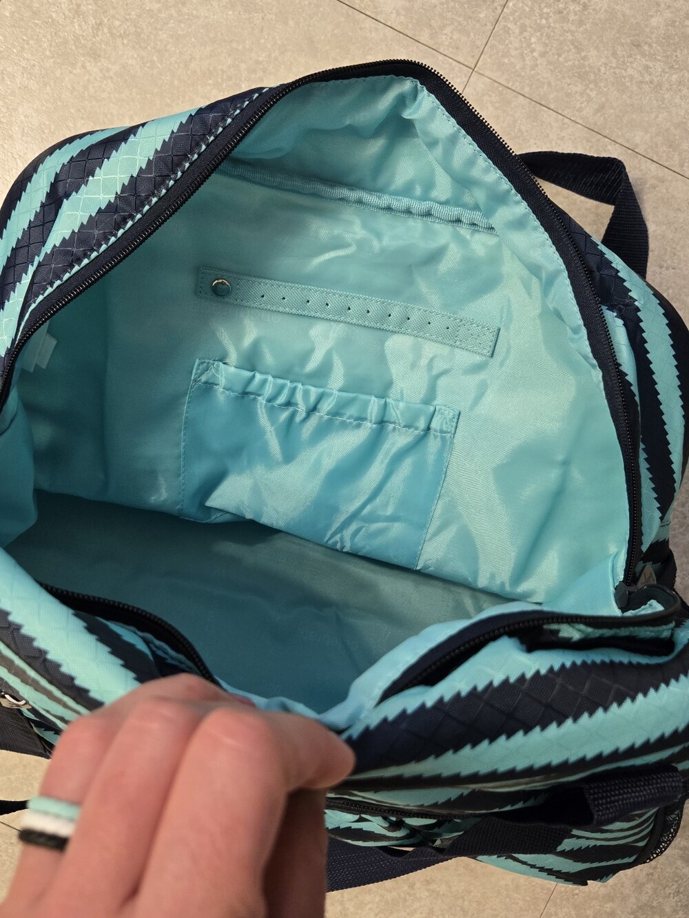 Thirty-One All In Tote - Picture 3 of 5